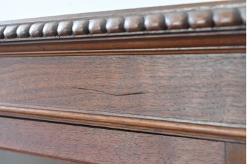 イギリスアンティーク　ソリッドウォールナット　優雅な曲線を描く猫脚のキャビネット　(R-087240)