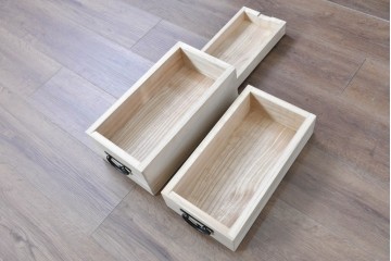 中古　美品　岩谷堂箪笥　特注!　無垢材仕様　欅(ケヤキ)材　重厚な金具の存在感が際立つ木地呂塗りの車箪笥　定価推定約150万円以上　(R-087241)