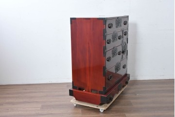 中古　美品　岩谷堂箪笥　特注!　無垢材仕様　欅(ケヤキ)材　重厚な金具の存在感が際立つ木地呂塗りの車箪笥　定価推定約150万円以上　(R-087241)