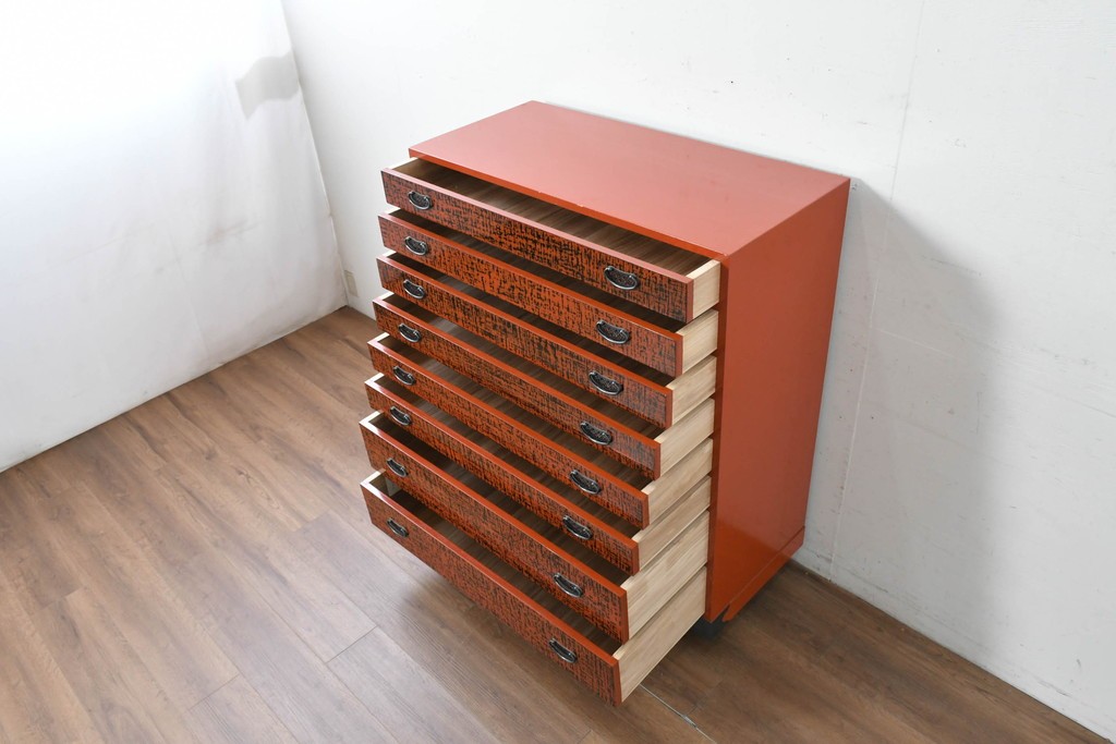 中古　美品　加茂桐箪笥　総漆塗り(朱塗り・根来風漆塗り)の雅な衣装箪笥　定価約150万円　(R-087242)