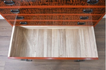 中古　美品　加茂桐箪笥　総漆塗り(朱塗り・根来風漆塗り)の雅な衣装箪笥　定価約150万円　(R-087242)