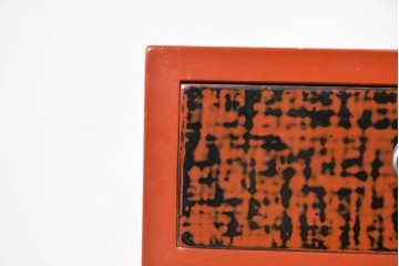 中古　美品　加茂桐箪笥　総漆塗り(朱塗り・根来風漆塗り)の雅な衣装箪笥　定価約150万円　(R-087242)