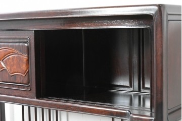 中古　美品　高級指物工芸家具　シタン材　漆塗り　軽やかな格子デザインと品のある佇まいの茶棚　定価約120万円　(R-087243)