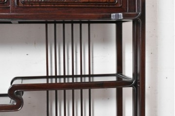 中古　美品　高級指物工芸家具　シタン材　漆塗り　軽やかな格子デザインと品のある佇まいの茶棚　定価約120万円　(R-087243)