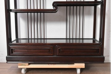 中古　美品　高級指物工芸家具　シタン材　漆塗り　軽やかな格子デザインと品のある佇まいの茶棚　定価約120万円　(R-087243)