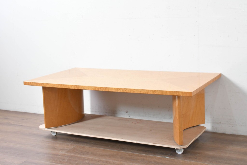 中古　SPLENDOR(スプレンダー)　バーズアイ　曲線脚と杢目の表情を楽しめる天板が魅力のなローテーブル　定価約20万円　(R-087244)