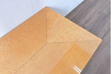 中古　SPLENDOR(スプレンダー)　バーズアイ　曲線脚と杢目の表情を楽しめる天板が魅力のなローテーブル　定価約20万円　(R-087244)