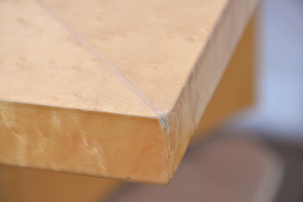 中古　SPLENDOR(スプレンダー)　バーズアイ　曲線脚と杢目の表情を楽しめる天板が魅力のなローテーブル　定価約20万円　(R-087244)