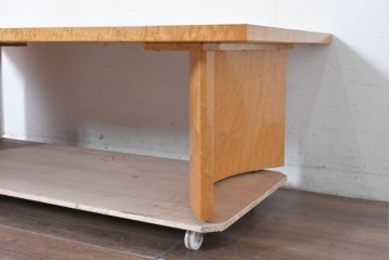 中古　SPLENDOR(スプレンダー)　バーズアイ　曲線脚と杢目の表情を楽しめる天板が魅力のなローテーブル　定価約20万円　(R-087244)