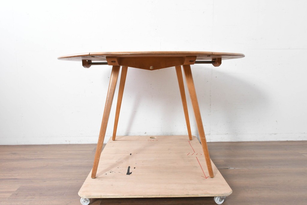 イギリスビンテージ　ERCOL(アーコール)　シンプルで扱いやすいドロップリーフテーブル　(R-087245)