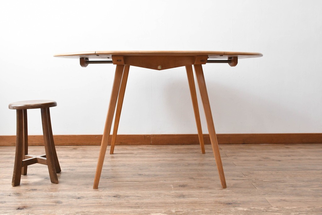 イギリスビンテージ　ERCOL(アーコール)　シンプルで扱いやすいドロップリーフテーブル　(R-087245)