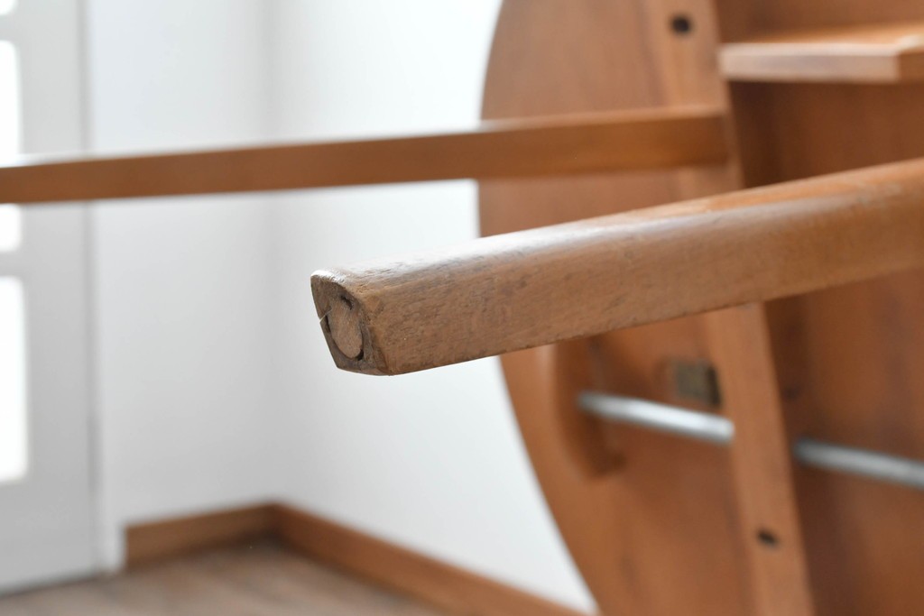 イギリスビンテージ　ERCOL(アーコール)　シンプルで扱いやすいドロップリーフテーブル　(R-087245)