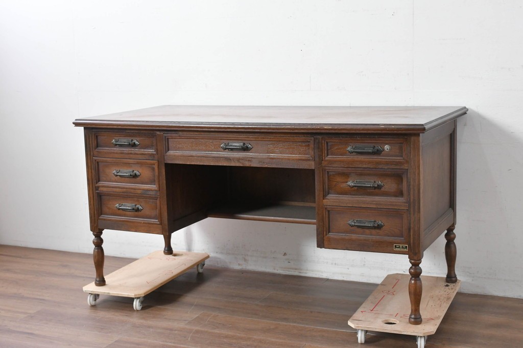 和製ヴィンテージ　国産　ナラ材　収納力に優れた使い勝手の良い両袖デスク　(R-087246)