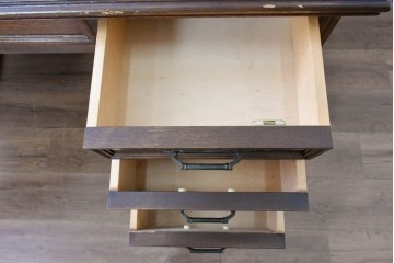 和製ヴィンテージ　国産　ナラ材　収納力に優れた使い勝手の良い両袖デスク　(R-087246)