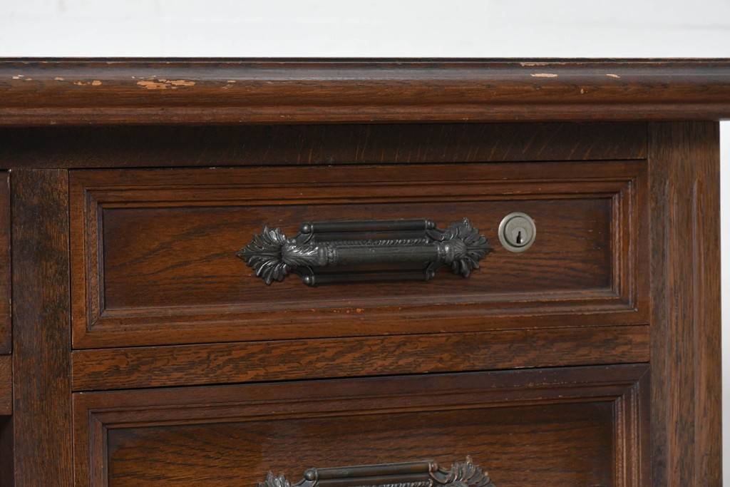 和製ヴィンテージ　国産　ナラ材　収納力に優れた使い勝手の良い両袖デスク　(R-087246)