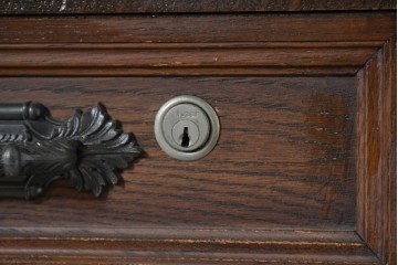 和製ヴィンテージ　国産　ナラ材　収納力に優れた使い勝手の良い両袖デスク　(R-087246)