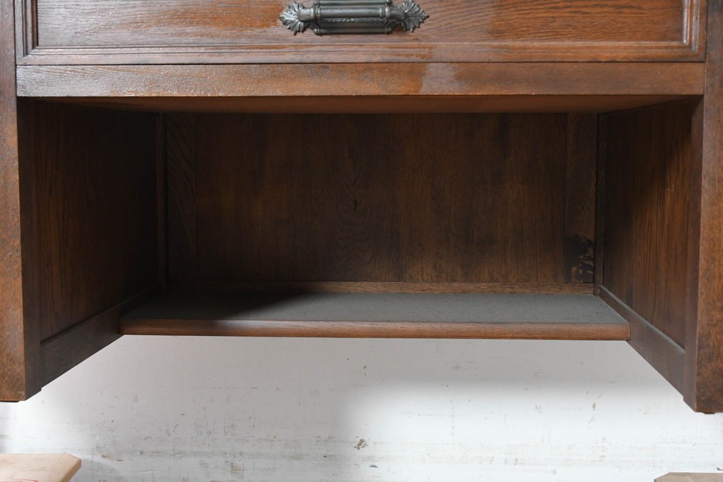 和製ヴィンテージ　国産　ナラ材　収納力に優れた使い勝手の良い両袖デスク　(R-087246)