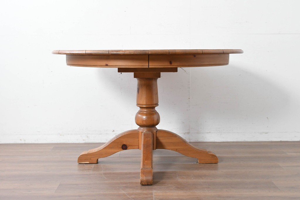 中古　アメリカ　ETHAN ALLEN(イーセンアーレン)　アメリカンカントリー　アンティーク調の素朴な風合いが魅力のエクステンションテーブル　(R-087247)