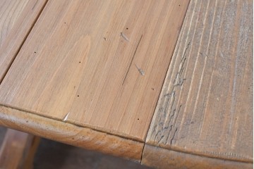 中古　アメリカ　ETHAN ALLEN(イーセンアーレン)　アメリカンカントリー　アンティーク調の素朴な風合いが魅力のエクステンションテーブル　(R-087247)