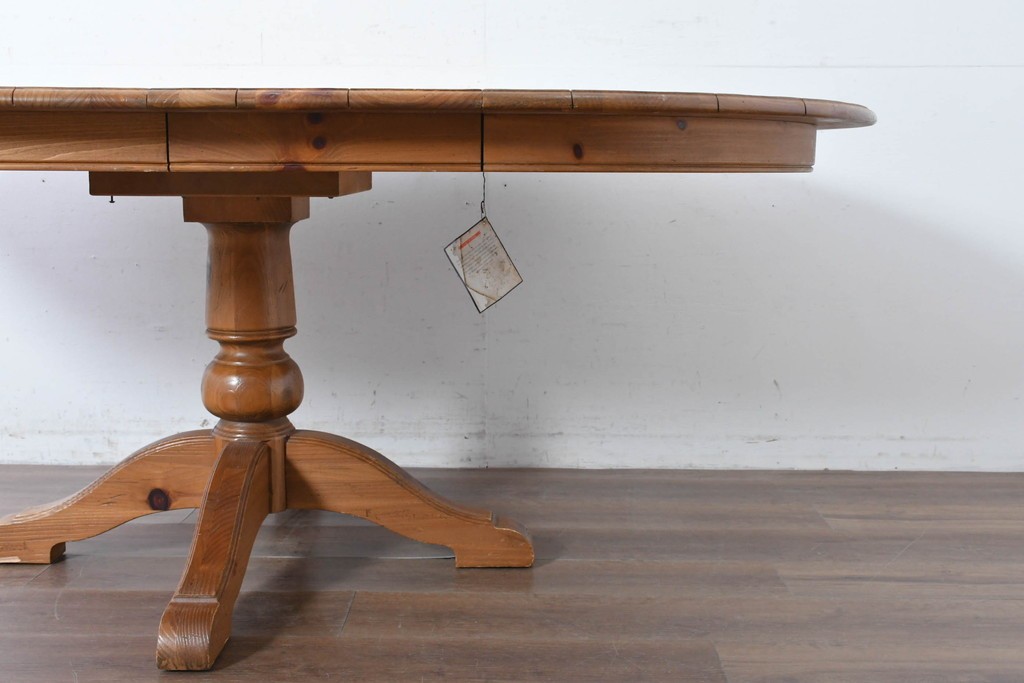 中古　アメリカ　ETHAN ALLEN(イーセンアーレン)　アメリカンカントリー　アンティーク調の素朴な風合いが魅力のエクステンションテーブル　(R-087247)