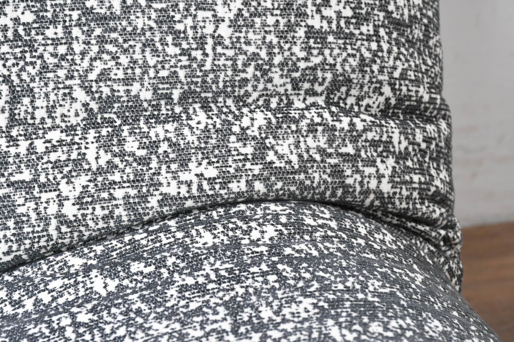 中古　2024年11月購入　ほぼ未使用　Ligne Roset(リーン・ロゼ)　New ROSETCalin2(ロゼカラン2)　リクライニング付き1Pソファ　定価約32万3千円　(R-087248)