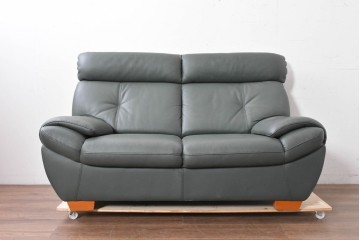 中古　FALIO JAPAN取扱い　ASE社　本革　ゆったりくつろげる2人掛けソファ　(R-087249)