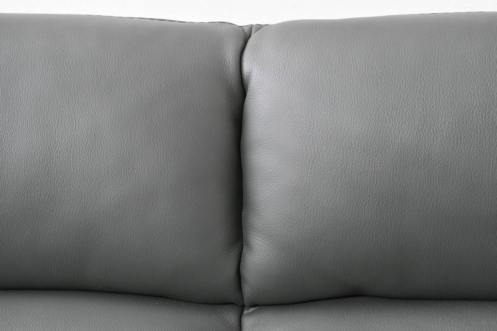 中古　FALIO JAPAN取扱い　ASE社　本革　ゆったりくつろげる2人掛けソファ　(R-087249)