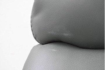 中古　FALIO JAPAN取扱い　ASE社　本革　ゆったりくつろげる2人掛けソファ　(R-087249)