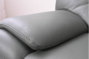 中古　FALIO JAPAN取扱い　ASE社　本革　ゆったりくつろげる2人掛けソファ　(R-087249)