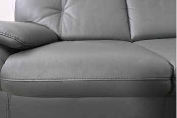 中古　FALIO JAPAN取扱い　ASE社　本革　ゆったりくつろげる2人掛けソファ　(R-087249)