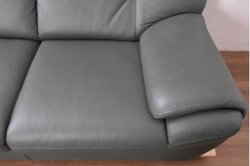 中古　FALIO JAPAN取扱い　ASE社　本革　ゆったりくつろげる2人掛けソファ　(R-087249)