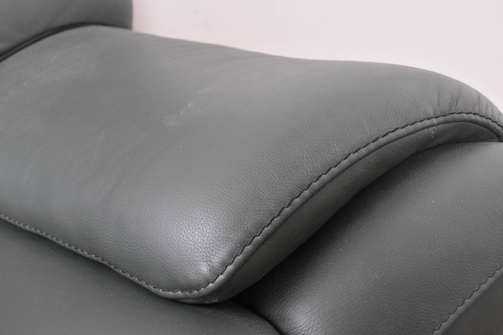 中古　FALIO JAPAN取扱い　ASE社　本革　ゆったりくつろげる2人掛けソファ　(R-087249)