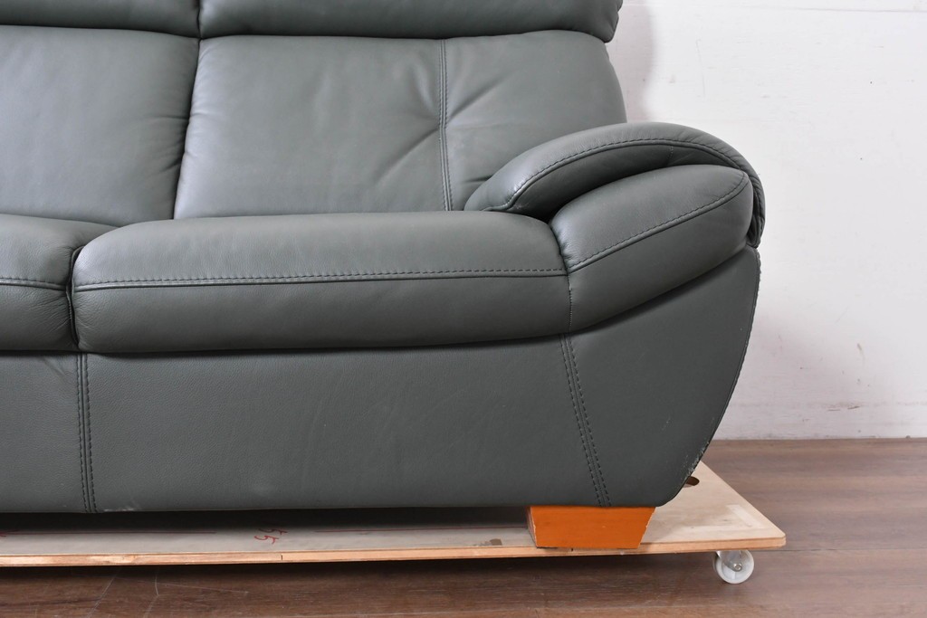 中古　FALIO JAPAN取扱い　ASE社　本革　ゆったりくつろげる2人掛けソファ　(R-087249)