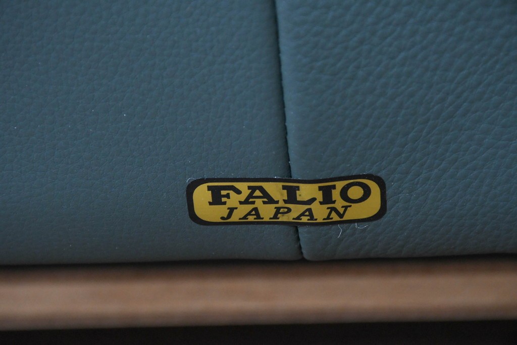 中古　FALIO JAPAN取扱い　ASE社　本革　ゆったりくつろげる2人掛けソファ　(R-087249)