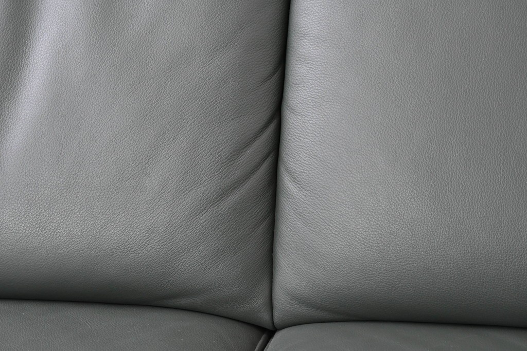 中古　FALIO JAPAN取扱い　ASE社　本革　ゆったりくつろげる2人掛けソファ　定価約29万円　(R-087250)