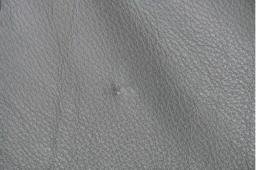 中古　FALIO JAPAN取扱い　ASE社　本革　ゆったりくつろげる2人掛けソファ　定価約29万円　(R-087250)