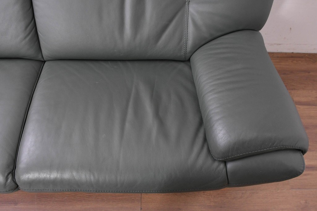 中古　FALIO JAPAN取扱い　ASE社　本革　ゆったりくつろげる2人掛けソファ　定価約29万円　(R-087250)