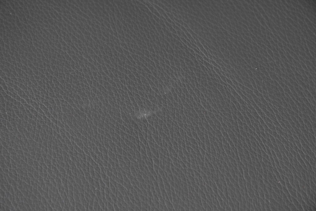 中古　FALIO JAPAN取扱い　ASE社　本革　ゆったりくつろげる2人掛けソファ　定価約29万円　(R-087250)