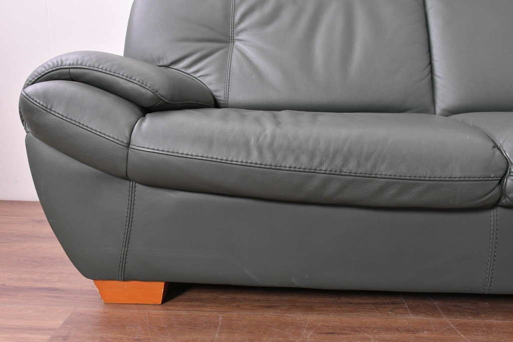 中古　FALIO JAPAN取扱い　ASE社　本革　ゆったりくつろげる2人掛けソファ　定価約29万円　(R-087250)