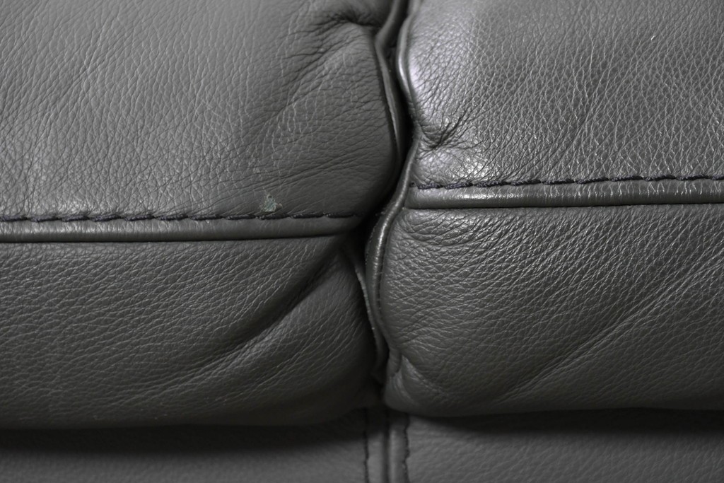 中古　FALIO JAPAN取扱い　ASE社　本革　ゆったりくつろげる2人掛けソファ　定価約29万円　(R-087250)