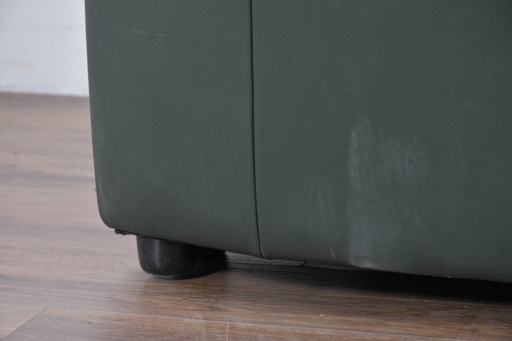 中古　FALIO JAPAN取扱い　ASE社　本革　ゆったりくつろげる2人掛けソファ　定価約29万円　(R-087250)