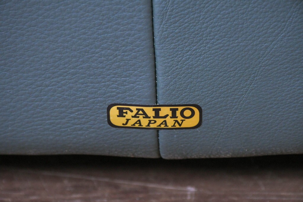 中古　FALIO JAPAN取扱い　ASE社　本革　ゆったりくつろげる2人掛けソファ　定価約29万円　(R-087250)
