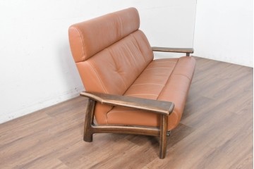 中古　国産職人手作り　アサヒ木工　本革(一部合皮)　木肘が印象的な2人掛けソファ　定価約24万円　(R-087253)