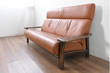 中古　国産職人手作り　アサヒ木工　本革(一部合皮)　木肘が印象的な2人掛けソファ　定価約24万円　(R-087253)