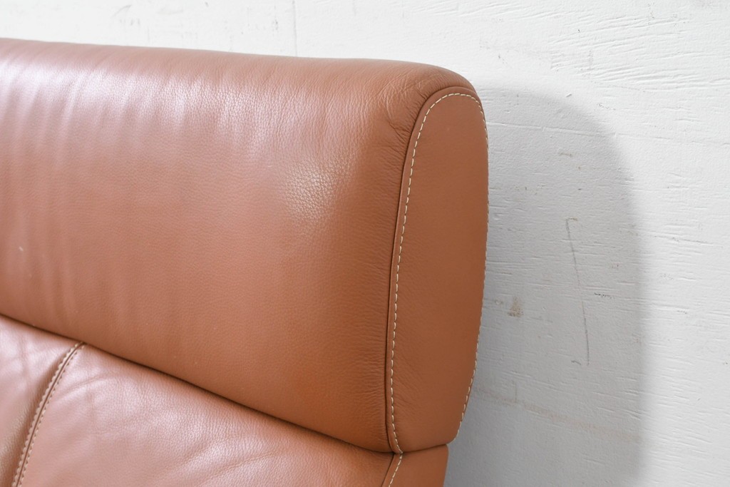 中古　国産職人手作り　アサヒ木工　本革(一部合皮)　木肘が印象的な2人掛けソファ　定価約24万円　(R-087253)