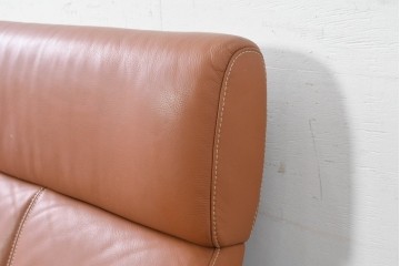 中古　国産職人手作り　アサヒ木工　本革(一部合皮)　木肘が印象的な2人掛けソファ　定価約24万円　(R-087253)