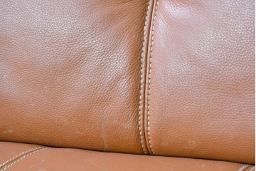 中古　国産職人手作り　アサヒ木工　本革(一部合皮)　木肘が印象的な2人掛けソファ　定価約24万円　(R-087253)