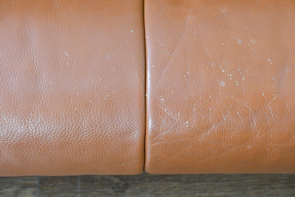 中古　国産職人手作り　アサヒ木工　本革(一部合皮)　木肘が印象的な2人掛けソファ　定価約24万円　(R-087253)