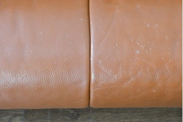 中古　国産職人手作り　アサヒ木工　本革(一部合皮)　木肘が印象的な2人掛けソファ　定価約24万円　(R-087253)