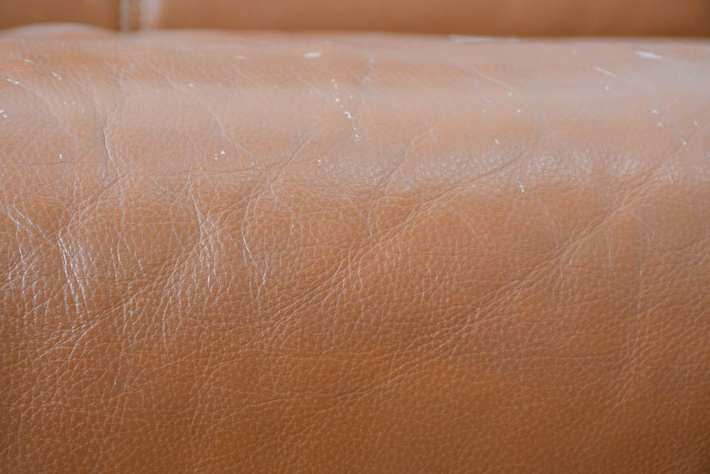 中古　国産職人手作り　アサヒ木工　本革(一部合皮)　木肘が印象的な2人掛けソファ　定価約24万円　(R-087253)